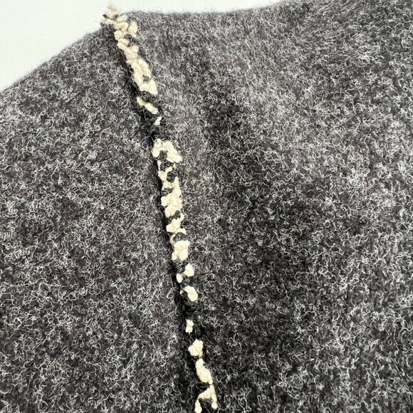 Hem & Thread Contrast Trim Relaxed Long Sleeve Top Charcoal Size Small NWT - Picture 4 of 9